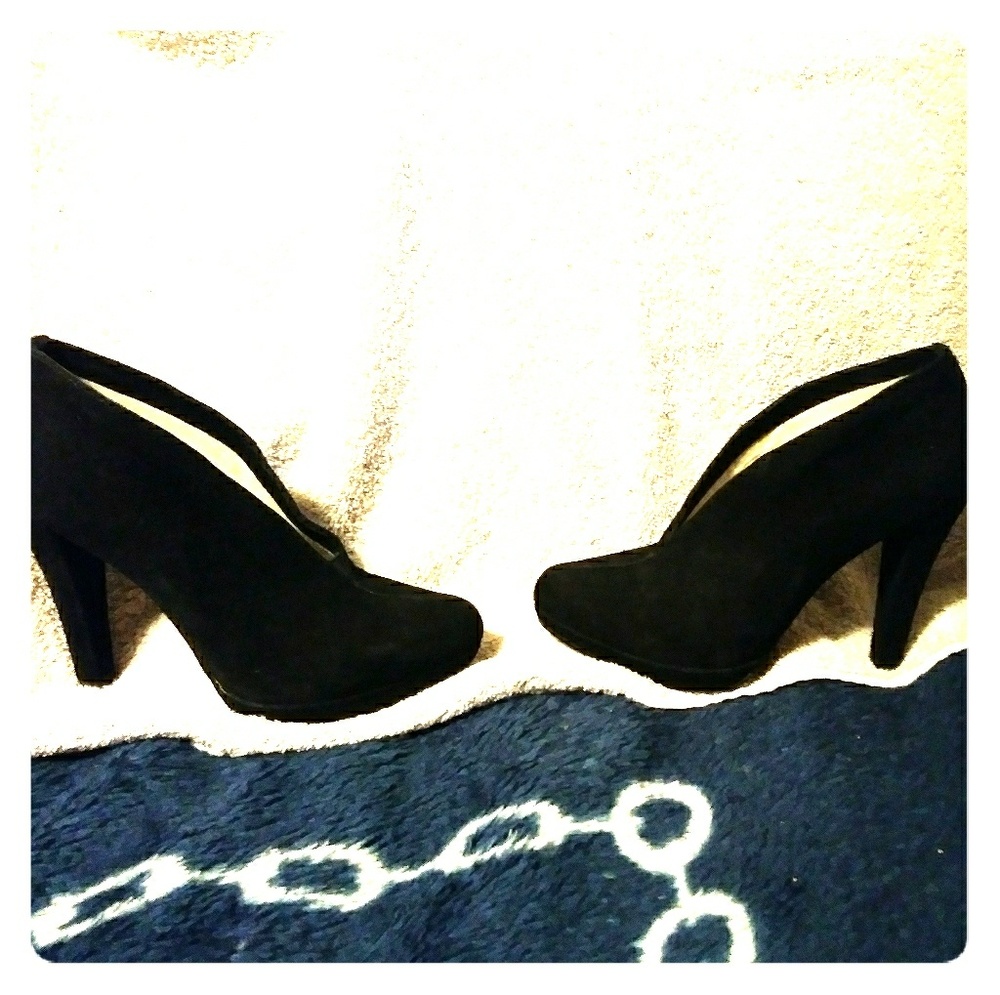 Michael Kors black sued heals size 7